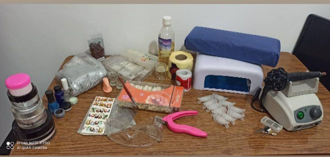 دستگاه ناخن با تمام تجهیزات|آرایشی، بهداشتی، درمانی|اسلام‌شهر, شهرک امام حسین (میان آباد)|دیوار