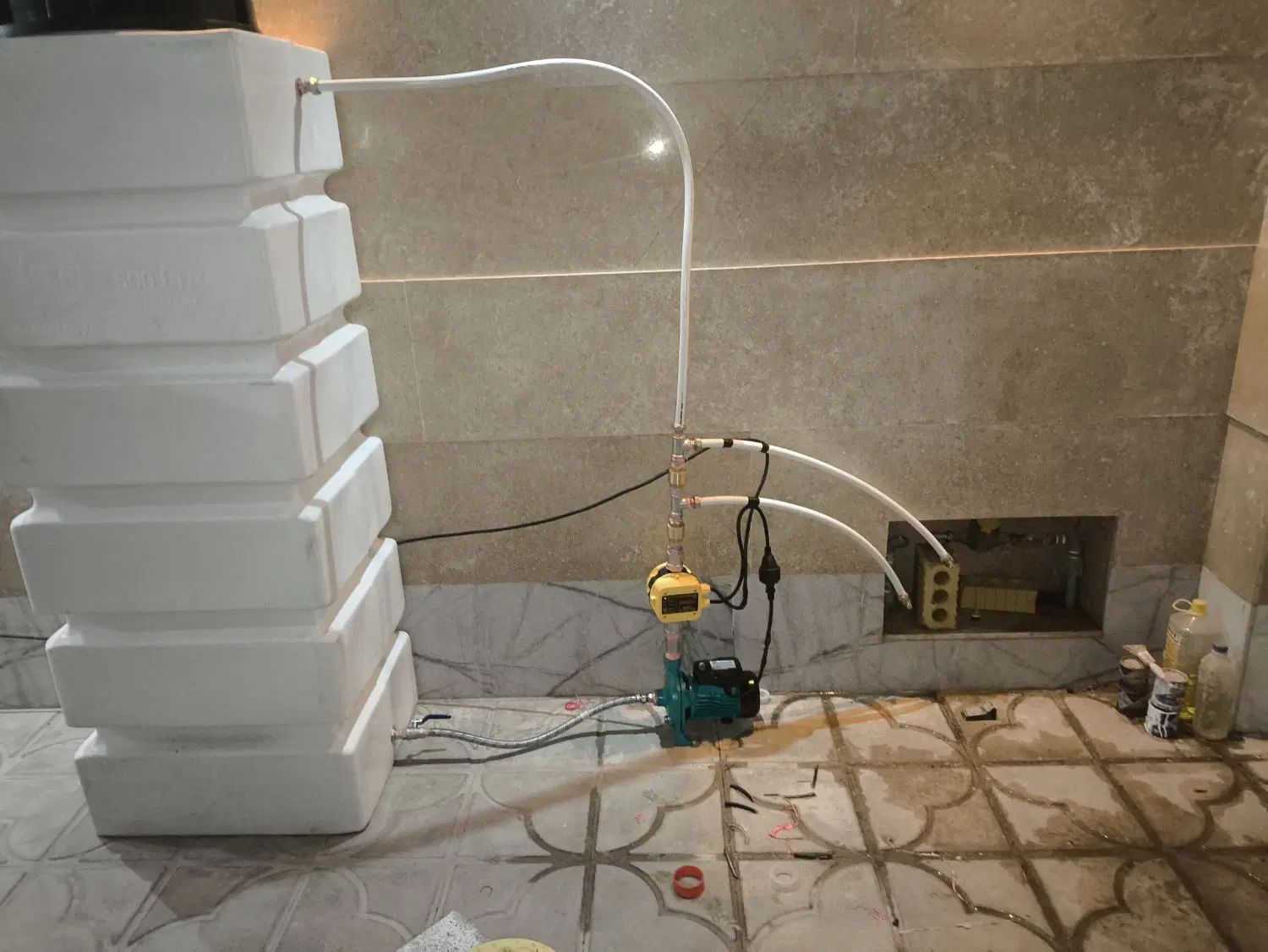 نصب پمپ و تانکر و لوله کشی آب و فاضلاب ، برقکاری|خدمات پیشه و مهارت|نی‌ریز, |دیوار