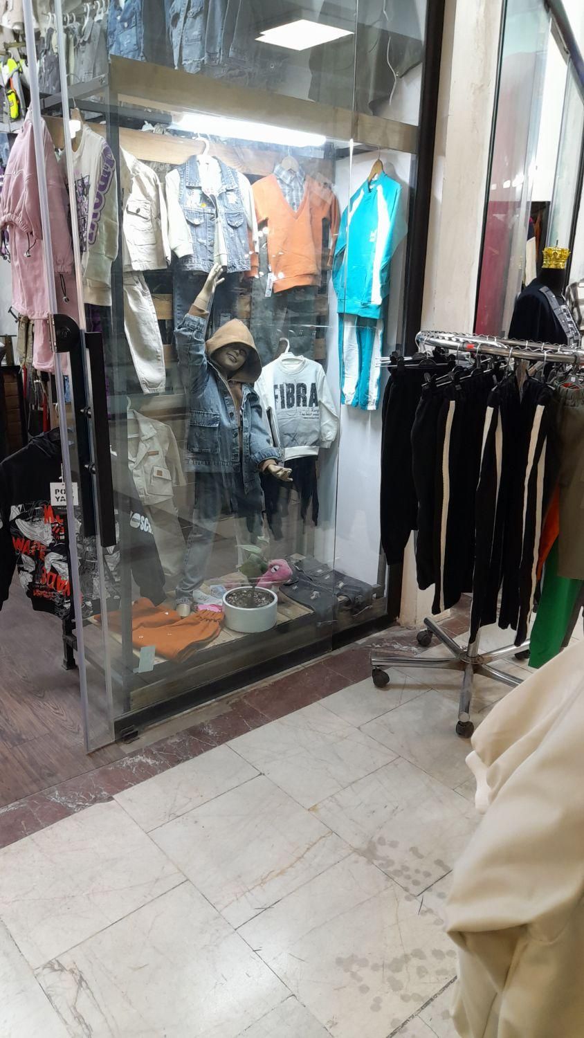 به یک فروشنده خانم جهت ‌کار در مغازه پوشاک بچگانه|استخدام بازاریابی و فروش|تهران, مسعودیه|دیوار