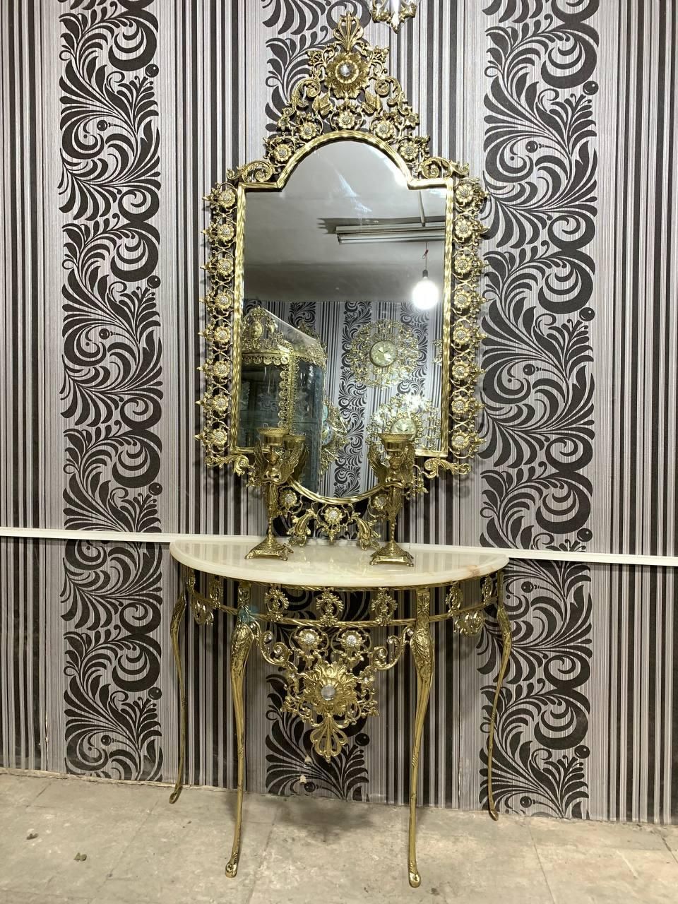 اینه شمعدون برنزی|آینه|پاکدشت, پاکدشت (مامازند)|دیوار