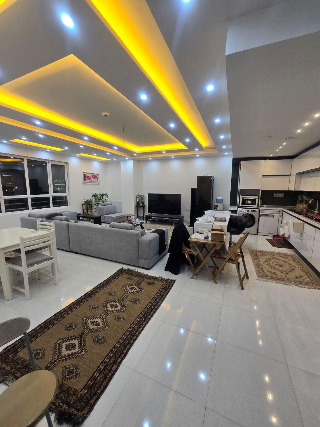 فروش آپارتمان لوکس/سه راهی/بربلوار تاجگردون|فروش آپارتمان|دوگنبدان, |دیوار