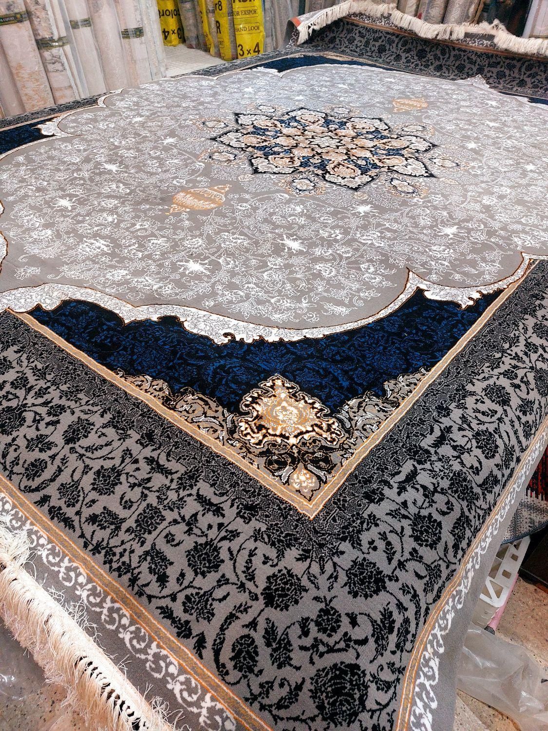 فرش۱۲متری ۷۰۰شانه ۲۵۵۰ تراکم نخ ورجین هیت‌ست|فرش|مشهد, طلاب|دیوار