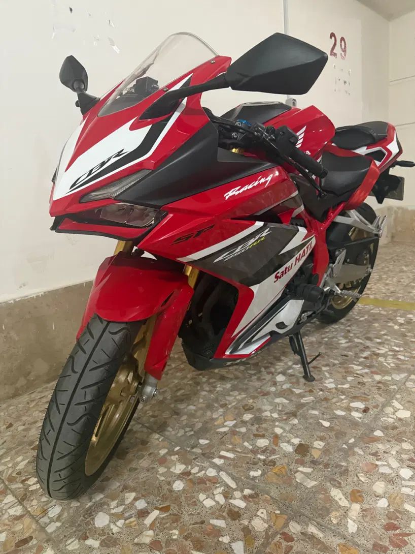 cbr250RR|موتورسیکلت|تهران, دریاچه شهدای خلیج فارس|دیوار