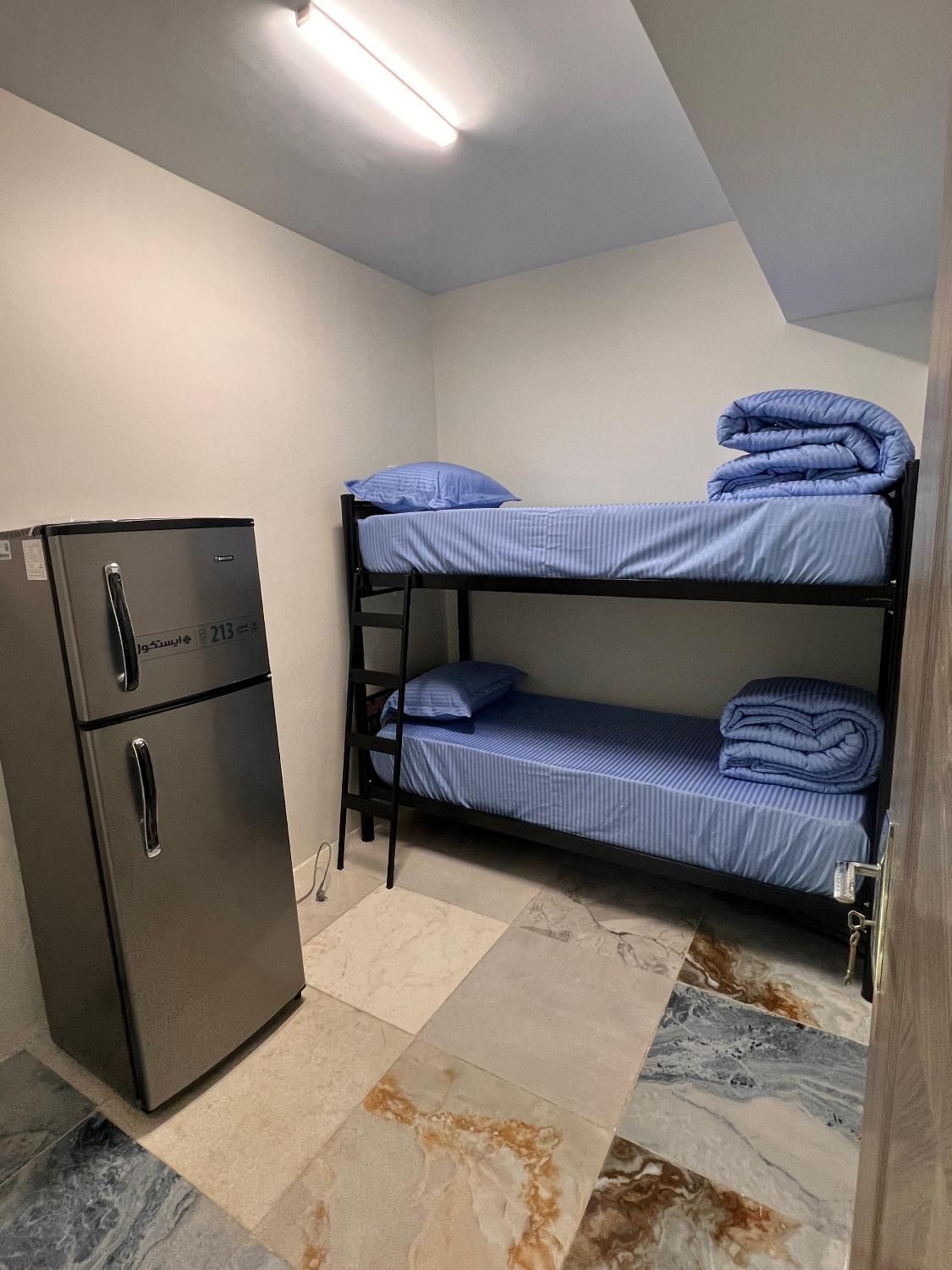 خوابگاه پاسداران، پانسیون پسرانه، کارمندی دانشجویی|اجارهٔ کوتاهمدت آپارتمان و سوئیت|تهران, پاسداران|دیوار