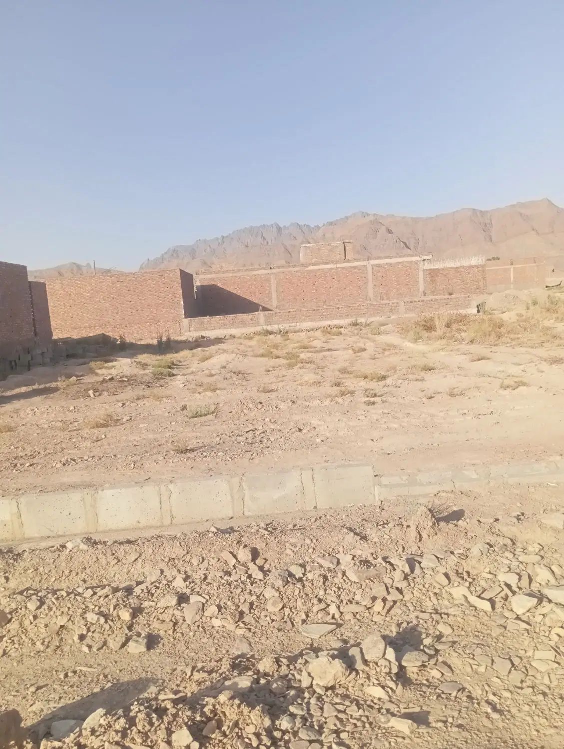زمین فروشی خیابان خیام 2 کنار بیمارستان خ 20 متری|فروش زمین و ملک کلنگی|خاش, |دیوار