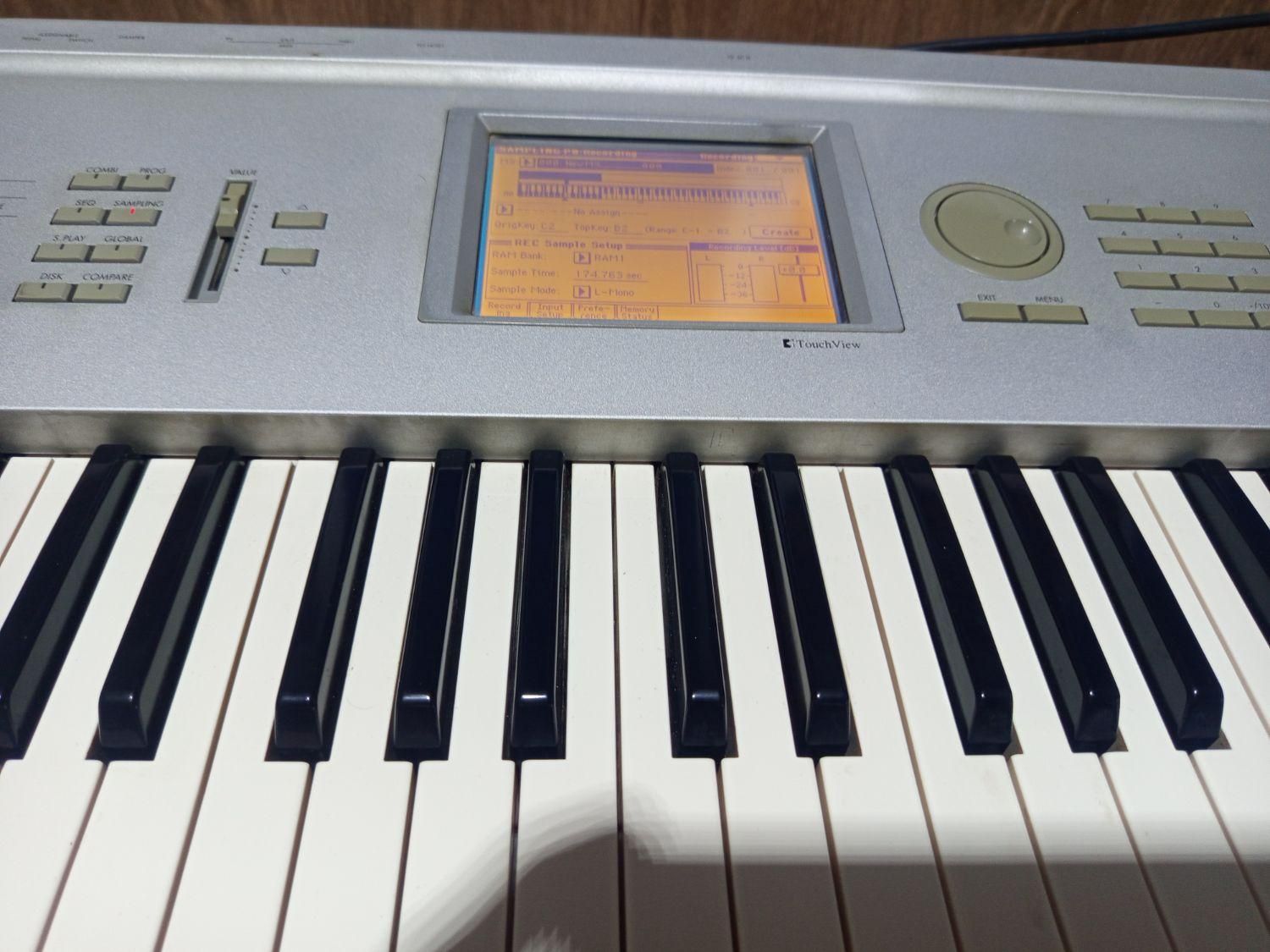 KORG TRITON فروش|پیانو، کیبورد، آکاردئون|بندرعباس, |دیوار