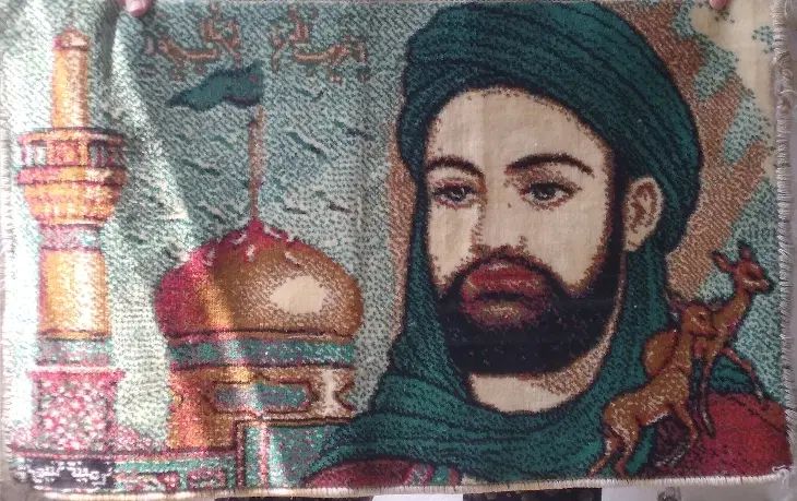 تابلو فرش چهره امام رضا و حرم بسیار زیبا و قدیمی|کلکسیون اشیاء عتیقه|تهران, کوثر|دیوار