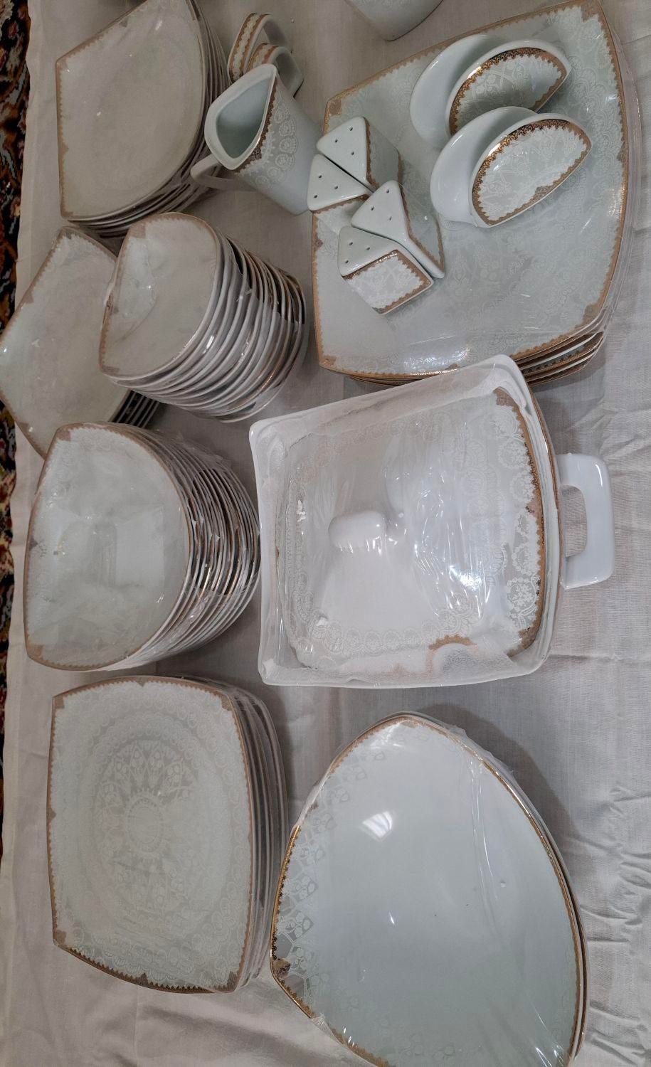 سرویس چینی ۱۲نفره، نو(آکبند)|ظروف سرو و پذیرایی|زرند, |دیوار