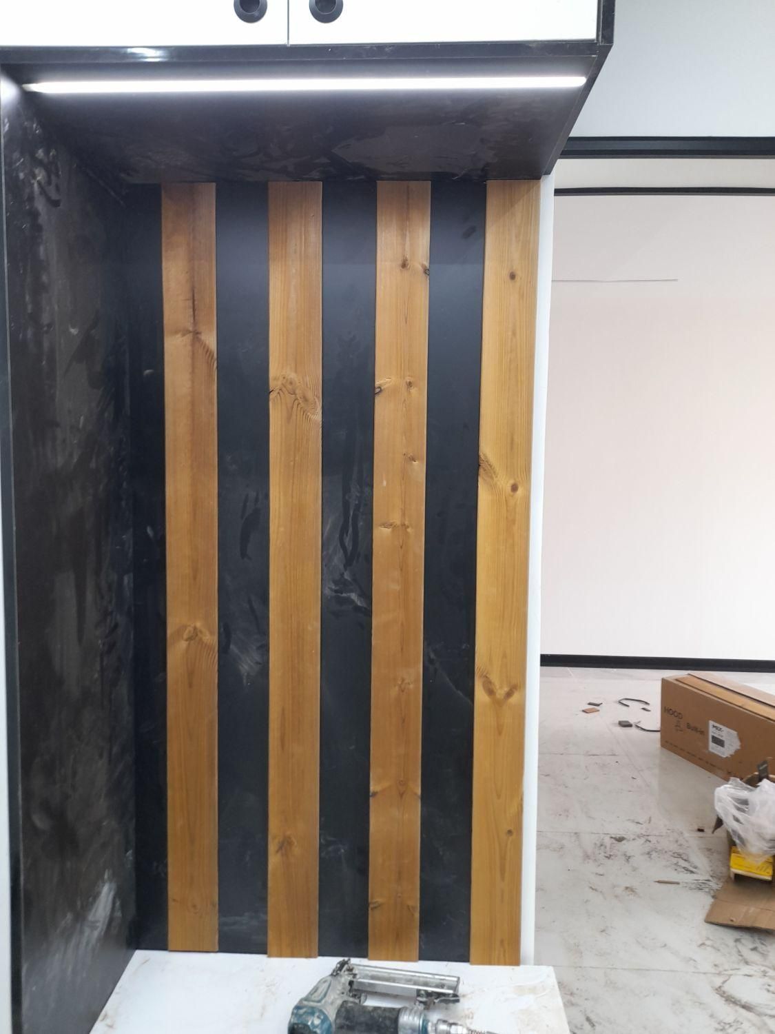 نصاب قرنیز پارکت کفپوش دیوارپوش ماربل چمن ترمو چوب|خدمات پیشه و مهارت|پردیس, فاز ۱|دیوار