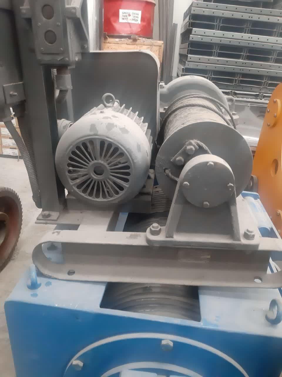 وینچ ۲ تن کشنده روسی فابریک|ماشینآلات صنعتی|پاکدشت, خاتون آباد|دیوار