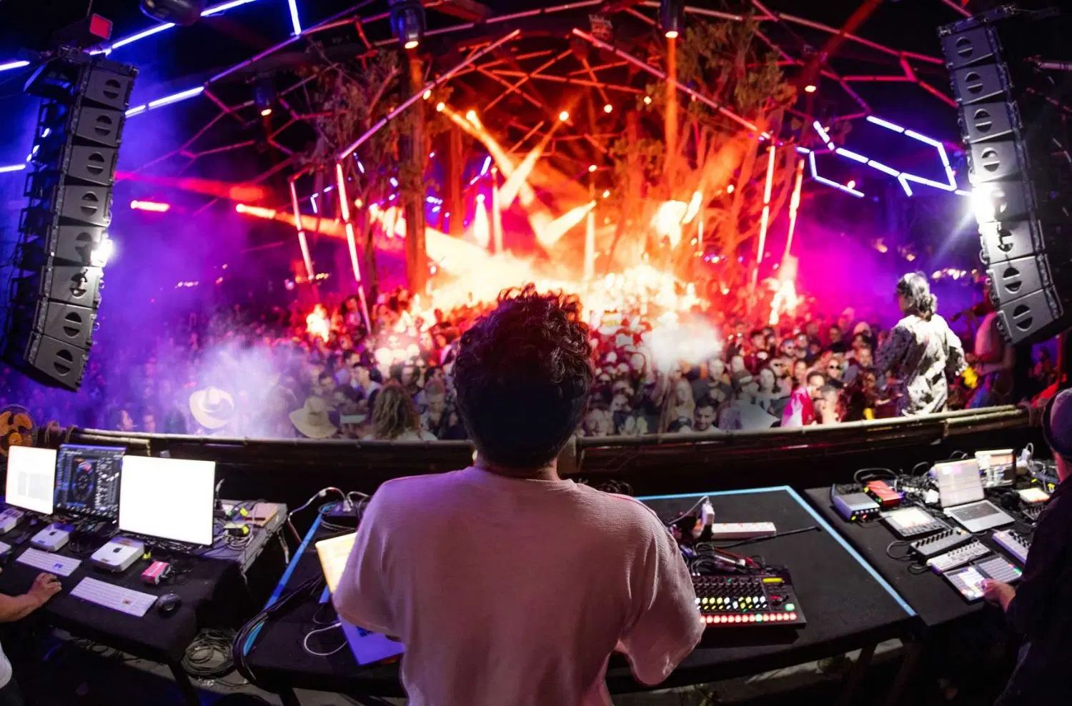 اجرای موزیک زنده و DJ|خدمات پذیرایی، مراسم|تهران, فلسطین (میدان انقلاب)|دیوار