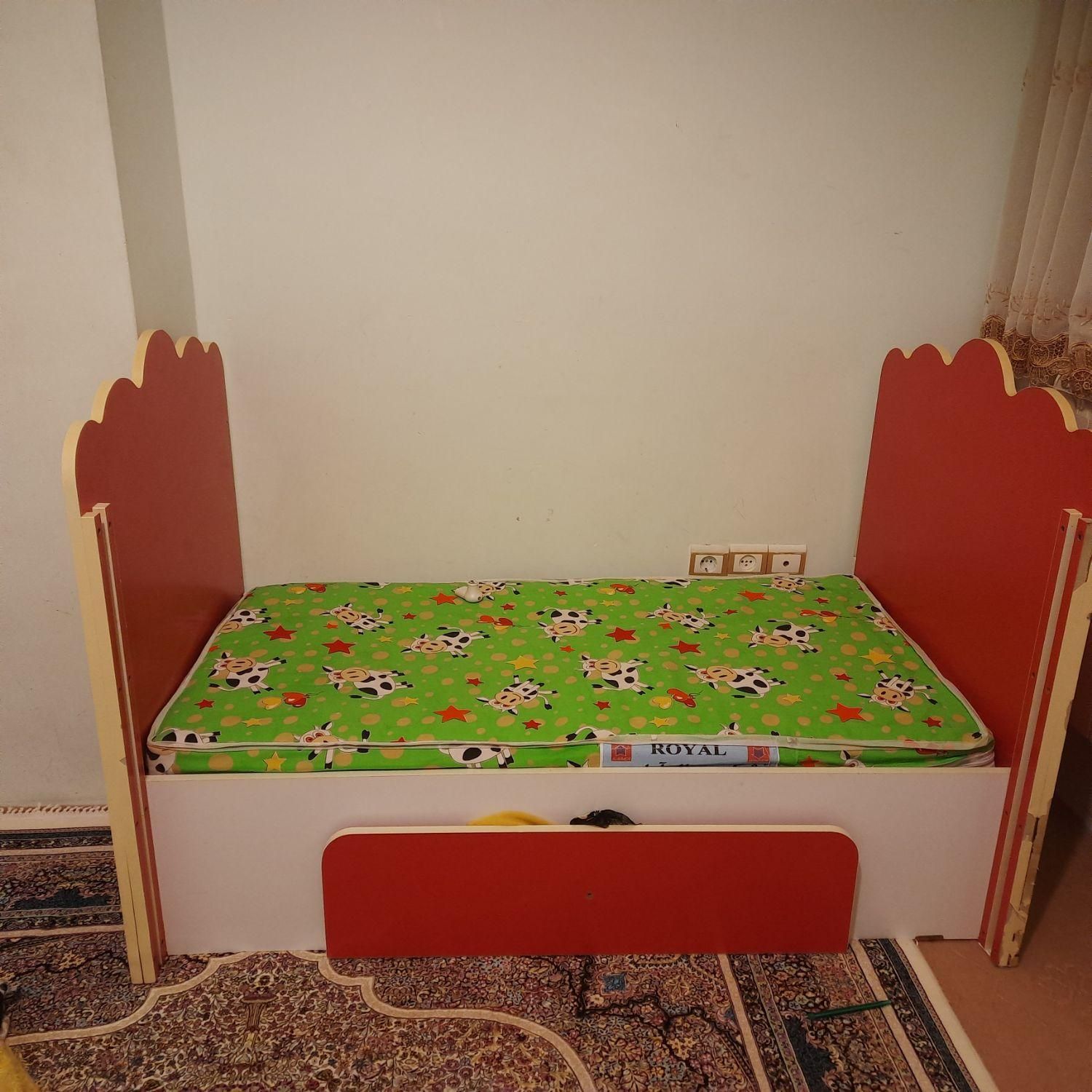 سرویس تخت خواب دو نفره و کودک|تخت و سرویس خواب|سنندج, |دیوار