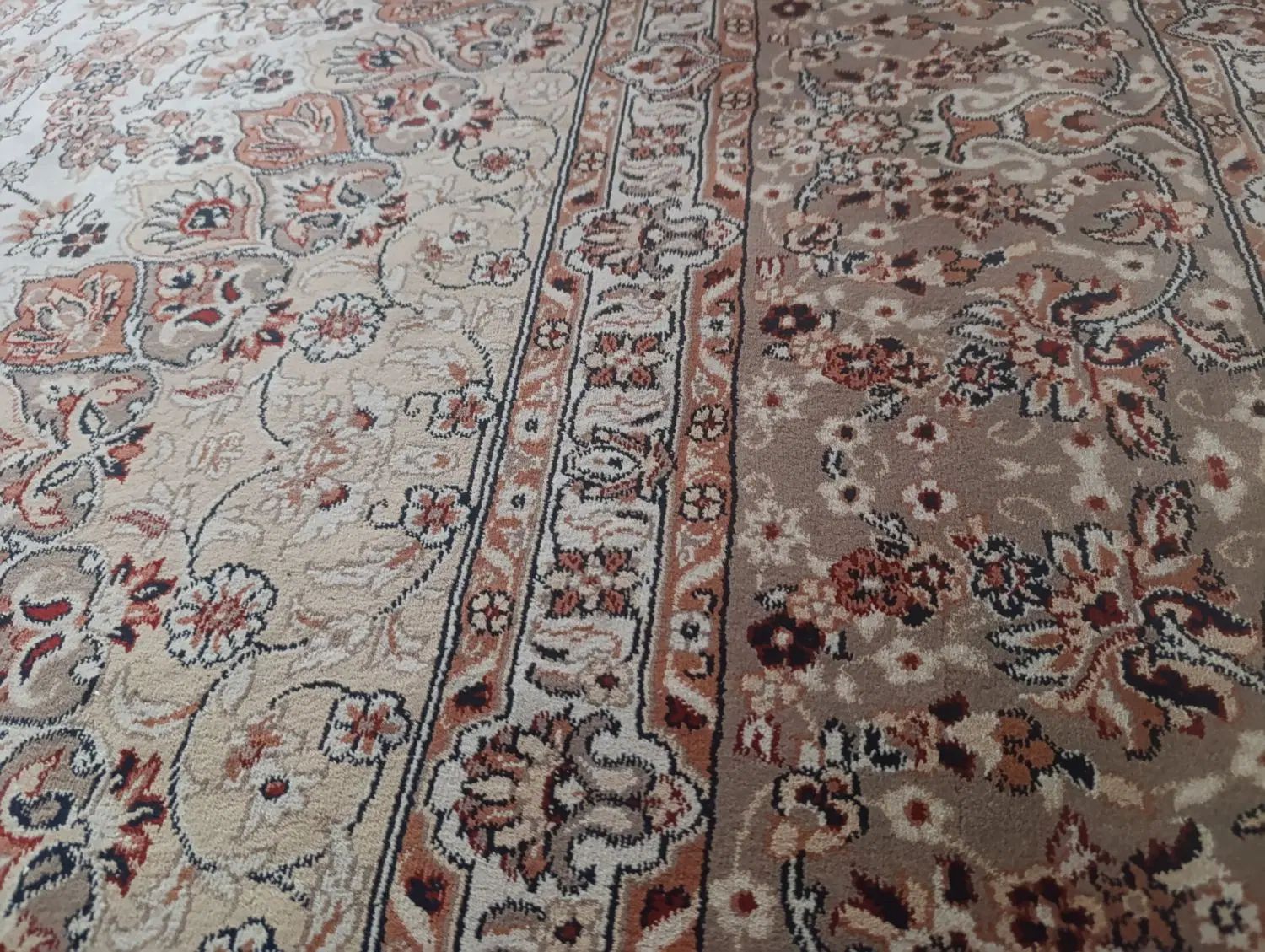 دوازده متری ضخیم ۵۰۰ شانه تراکم ۱۲۰۰ فرش کاشان|فرش|گرگان, |دیوار