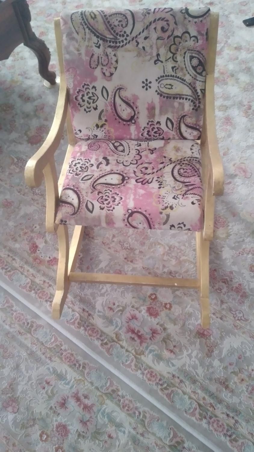 یک عدد راک کودک|تخت و صندلی بچه|هشتگرد, شهرک بعثت|دیوار