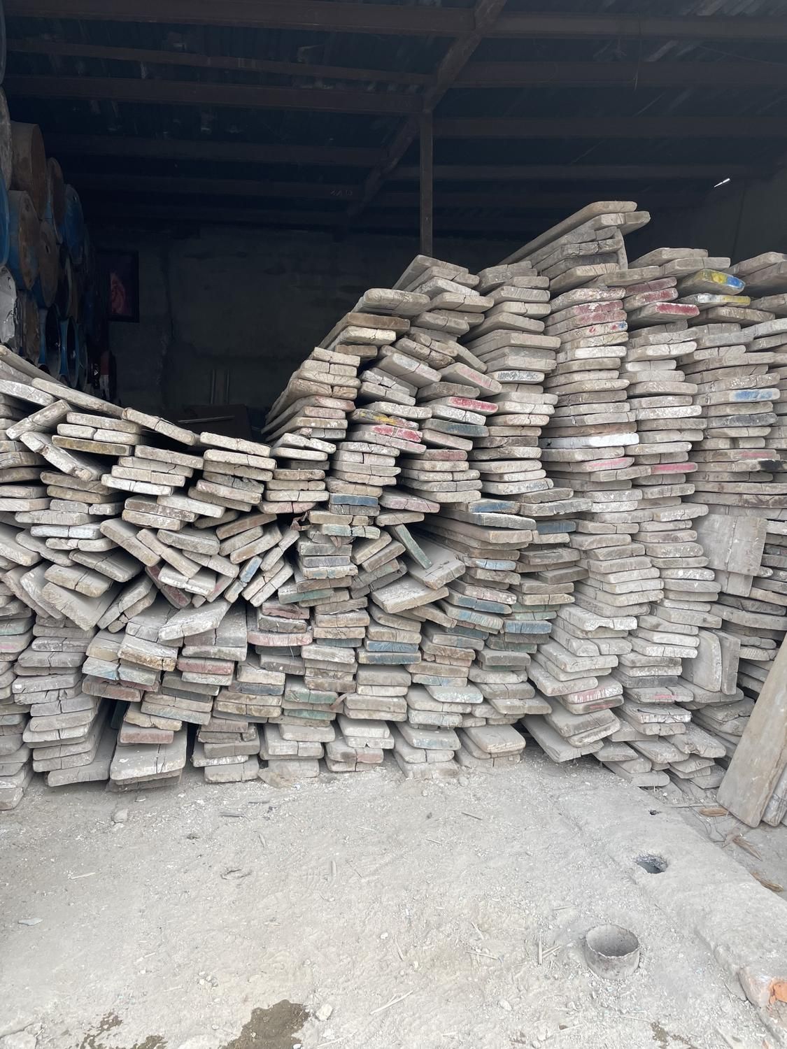 خریدو فروش تخته و بشکه بنایی بصورت عمده و تکی|عمدهفروشی|تهران, شهرک ابوذر|دیوار