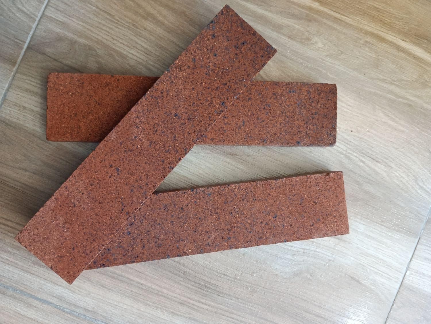 فروش انواع آجر نسوز|مصالح و تجهیزات ساختمان|اصفهان, باغ فدک|دیوار