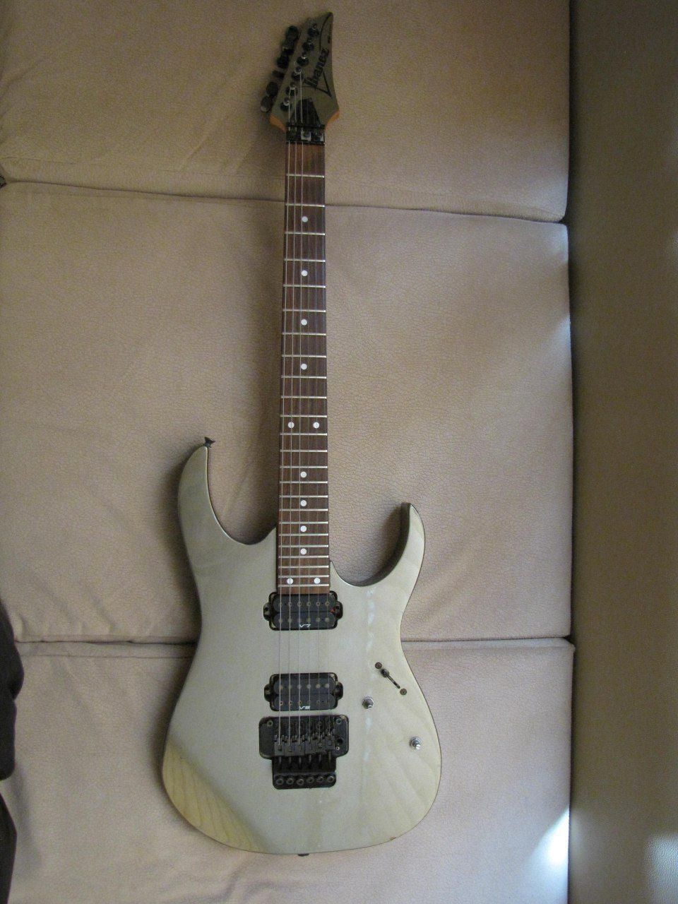 گیتار آیبانز/Ibanez RG320B PT|گیتار، بیس، امپلیفایر|تهران, نیروی هوایی (پیروزی)|دیوار
