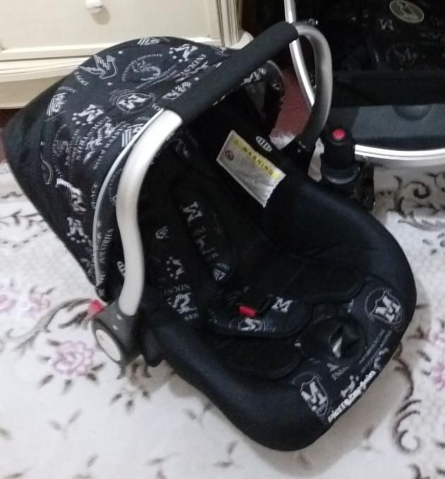 کالسکه خارجی پیرگاردین به همراه کریر|کالسکه و لوازم جانبی|شهریار, شهریار|دیوار