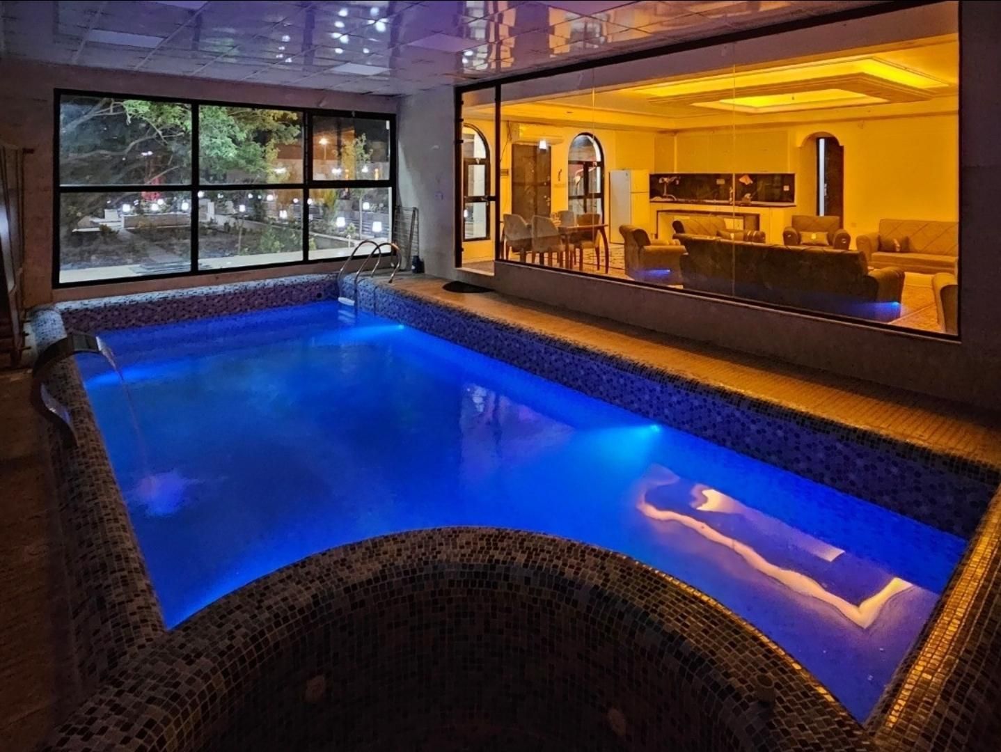 اجاره ویلا استخر آب گرم جکوزی با وسایل بازی|اجارهٔ کوتاهمدت ویلا و باغ|شیراز, دوکوهک|دیوار