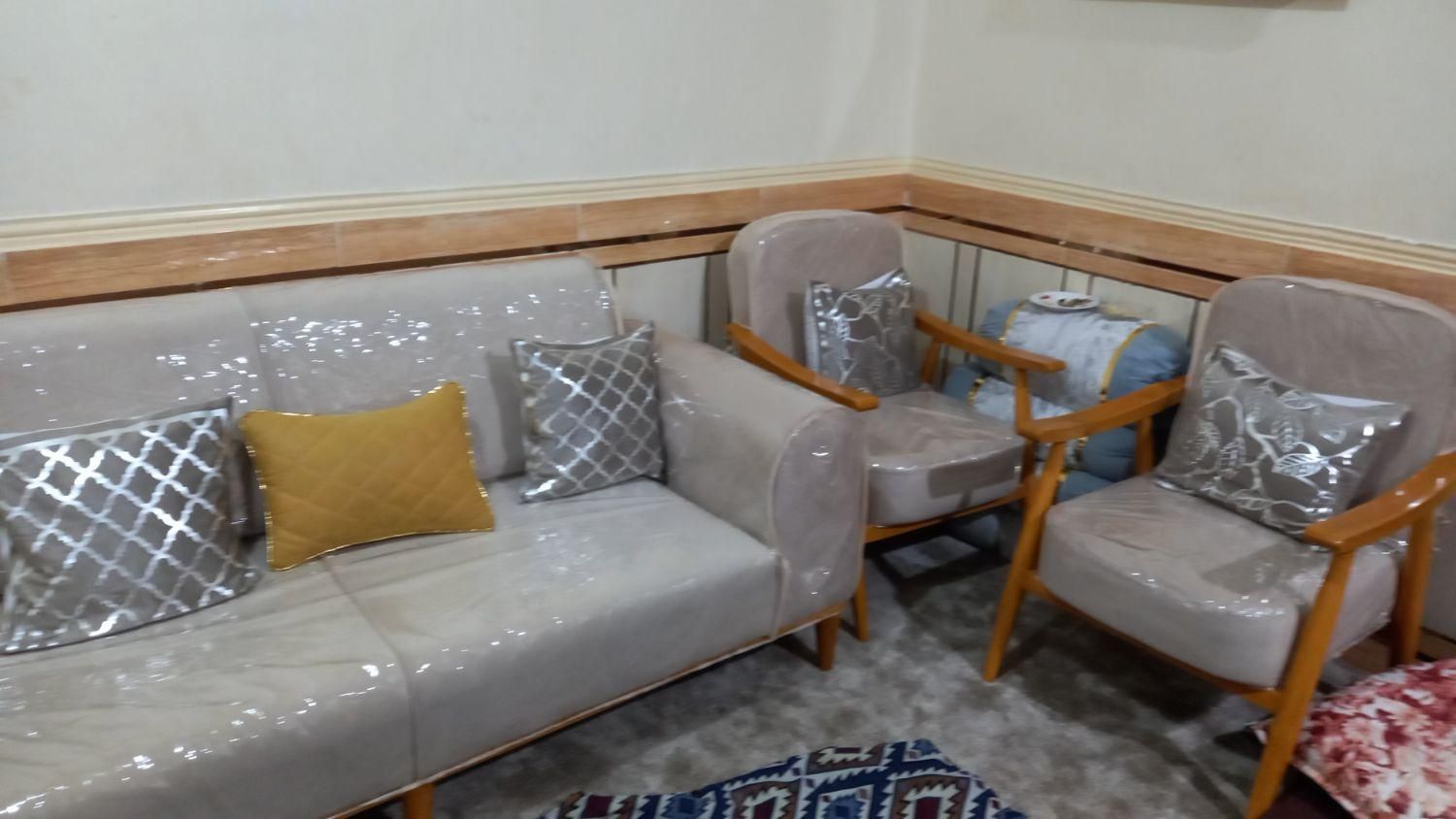 کارگاه تولید و دوخت کاور مبلمان و صندلی|مبلمان خانگی و میز عسلی|دزفول, |دیوار