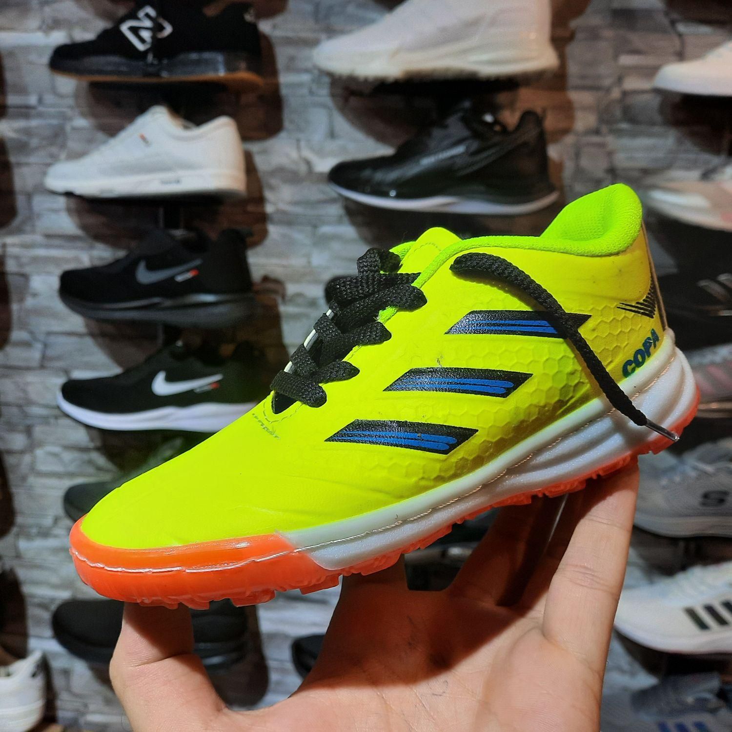 کفش ورزشی پسرانه ومردانه استوک ریزچمن مصنوعی۳۰تا۴۵|کیف، کفش، کمربند|اصفهان, قلعه طبره|دیوار