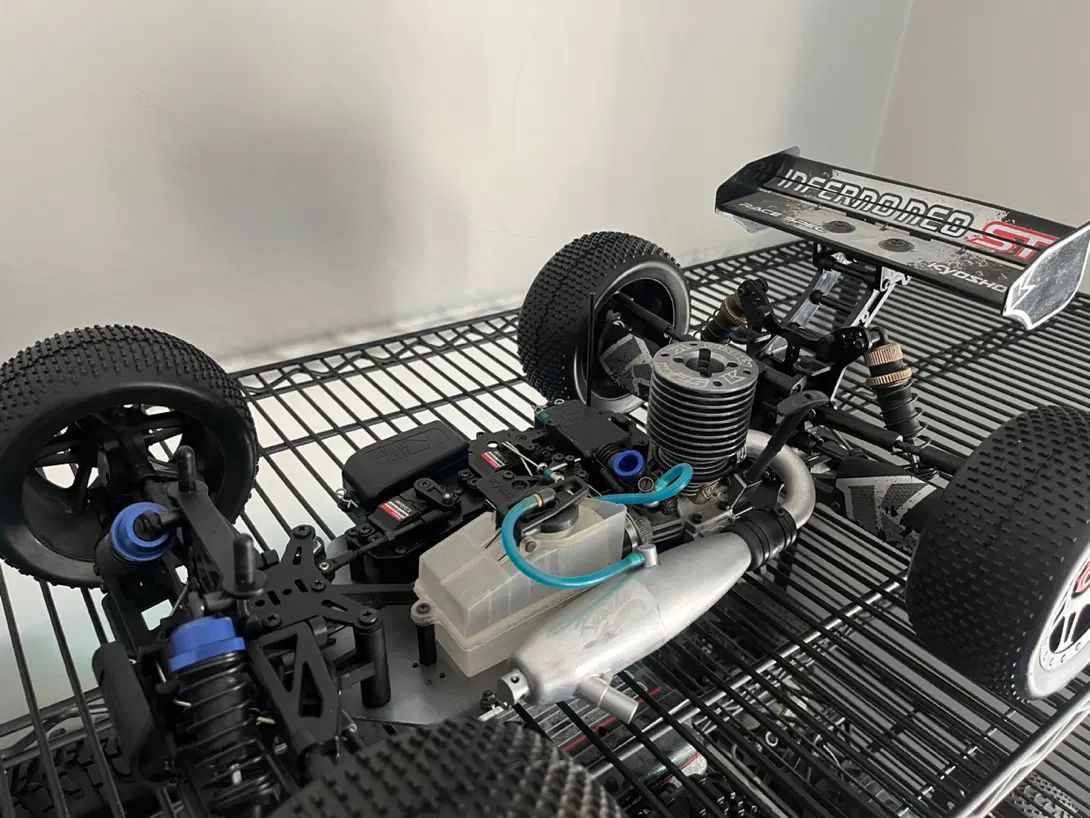 ماشین کنترلی سوختی Kyosho - نقد و اقساط (چک صیادی)|اسباب‌‌بازی|تهران, زعفرانیه|دیوار