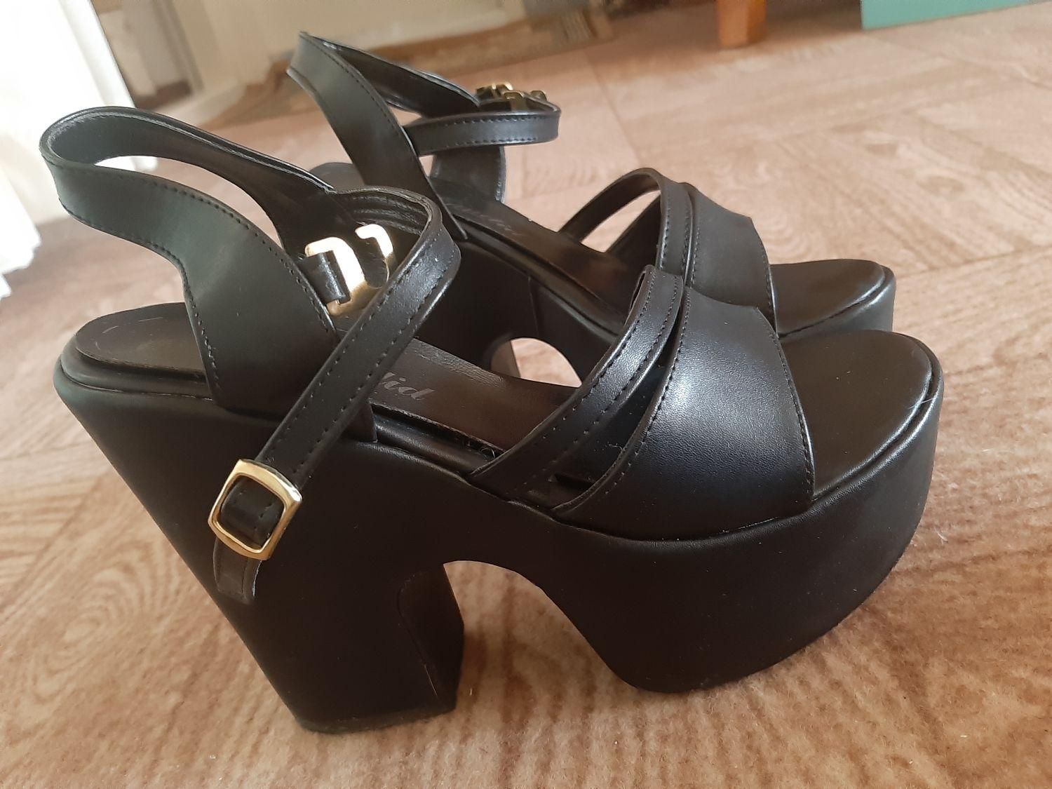 کفش مجلسی|کیف، کفش، کمربند|کاشان, بهشتی|دیوار