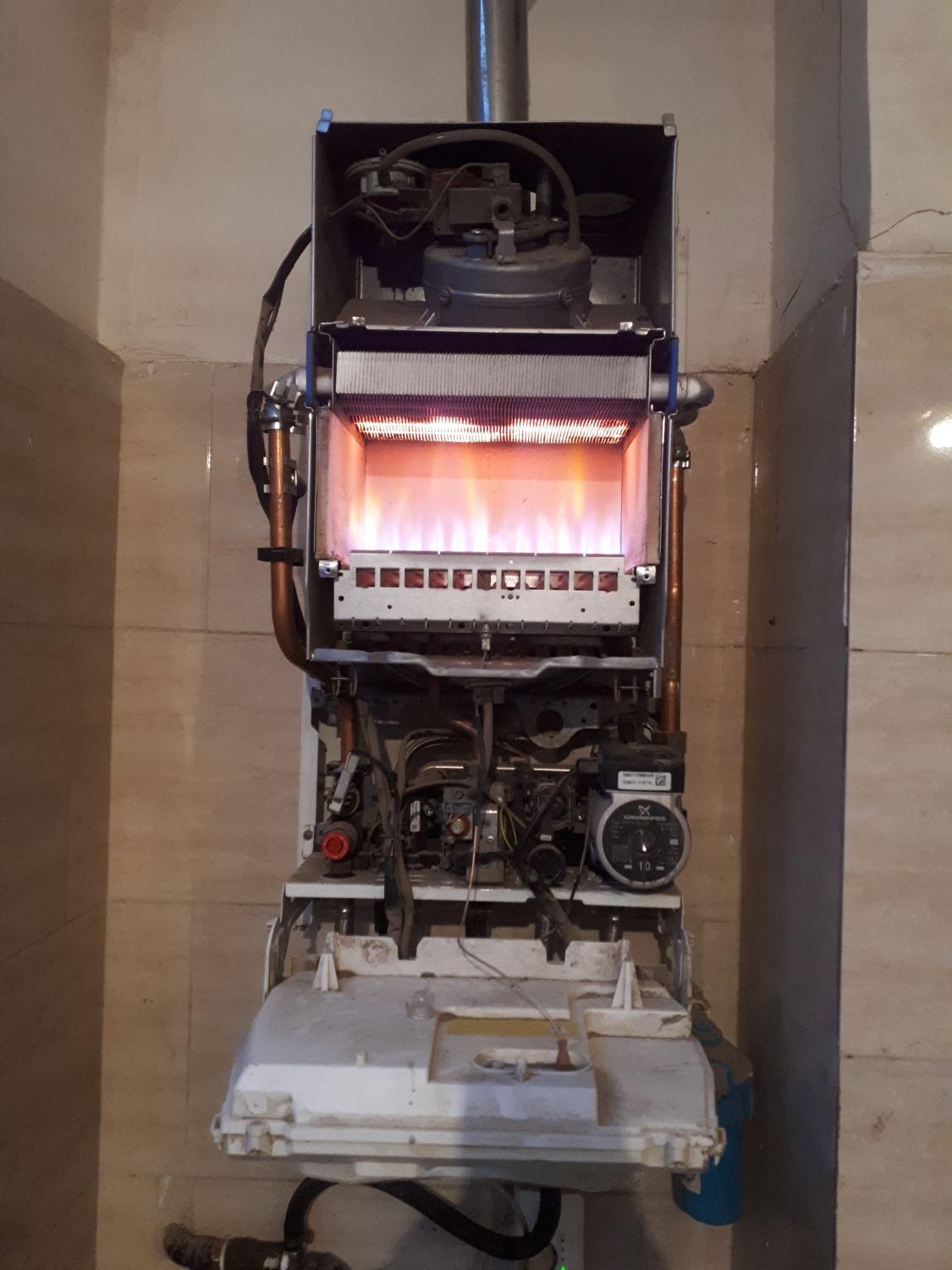 تعمیر و سرویس انواع پکیج و آبگرمکن دیواری|خدمات پیشه و مهارت|قرچک, پویینک|دیوار