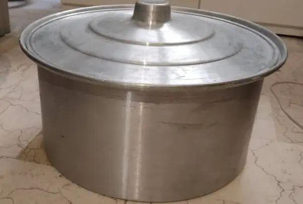 قابلمه بزرگ روحی نذری دیگ|ظروف پخت‌وپز|تهران, نیروی هوایی (پیروزی)|دیوار
