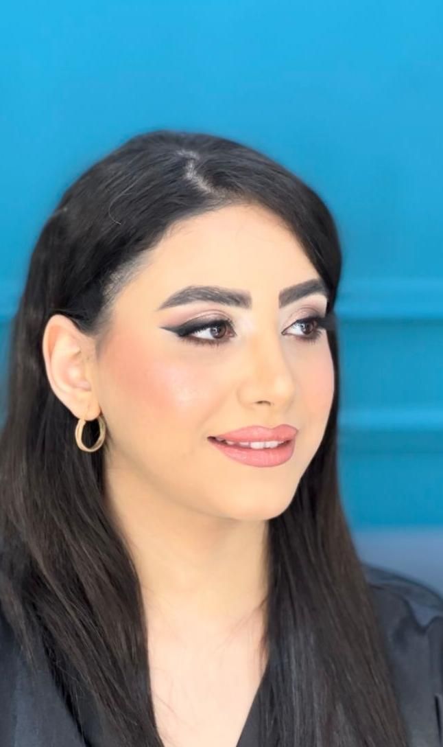 آموزش و خدمات میکاپ با تخفیف ویژه|خدمات آرایشگری و زیبایی|رشت, حمیدیان|دیوار