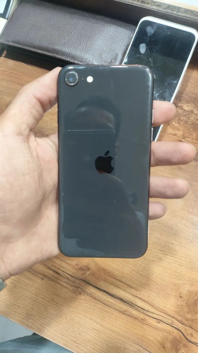 اپل iPhone SE (2020) با حافظهٔ ۱۲۸ گیگابایت|موبایل|سبزوار, امیر کبیر|دیوار