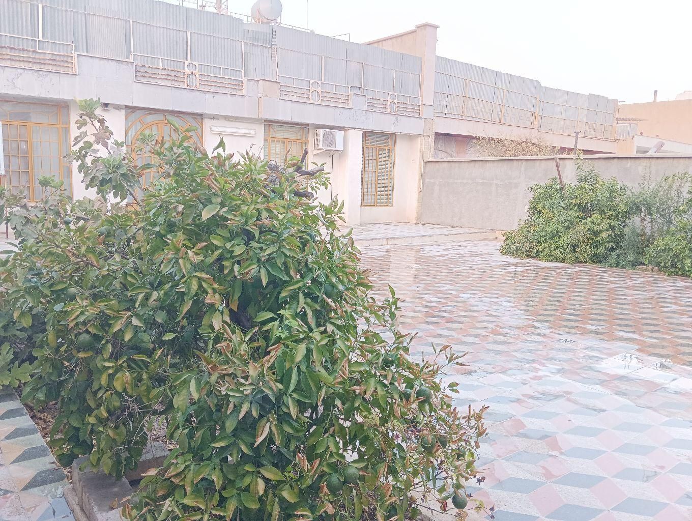 منزل ویلایی بزرگ دلباز حیاط دار مرکز شهر|فروش خانه و ویلا|جهرم, |دیوار