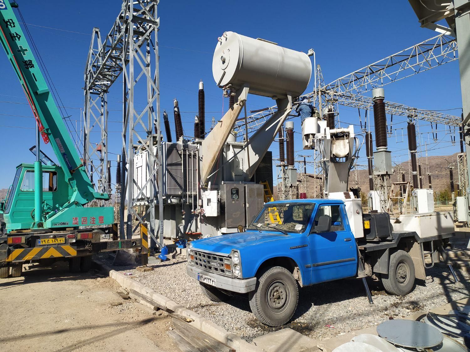 جرثقیل سبددار(بالابر )خاور و نیسان|خدمات حمل و نقل|خرم‌آباد, |دیوار