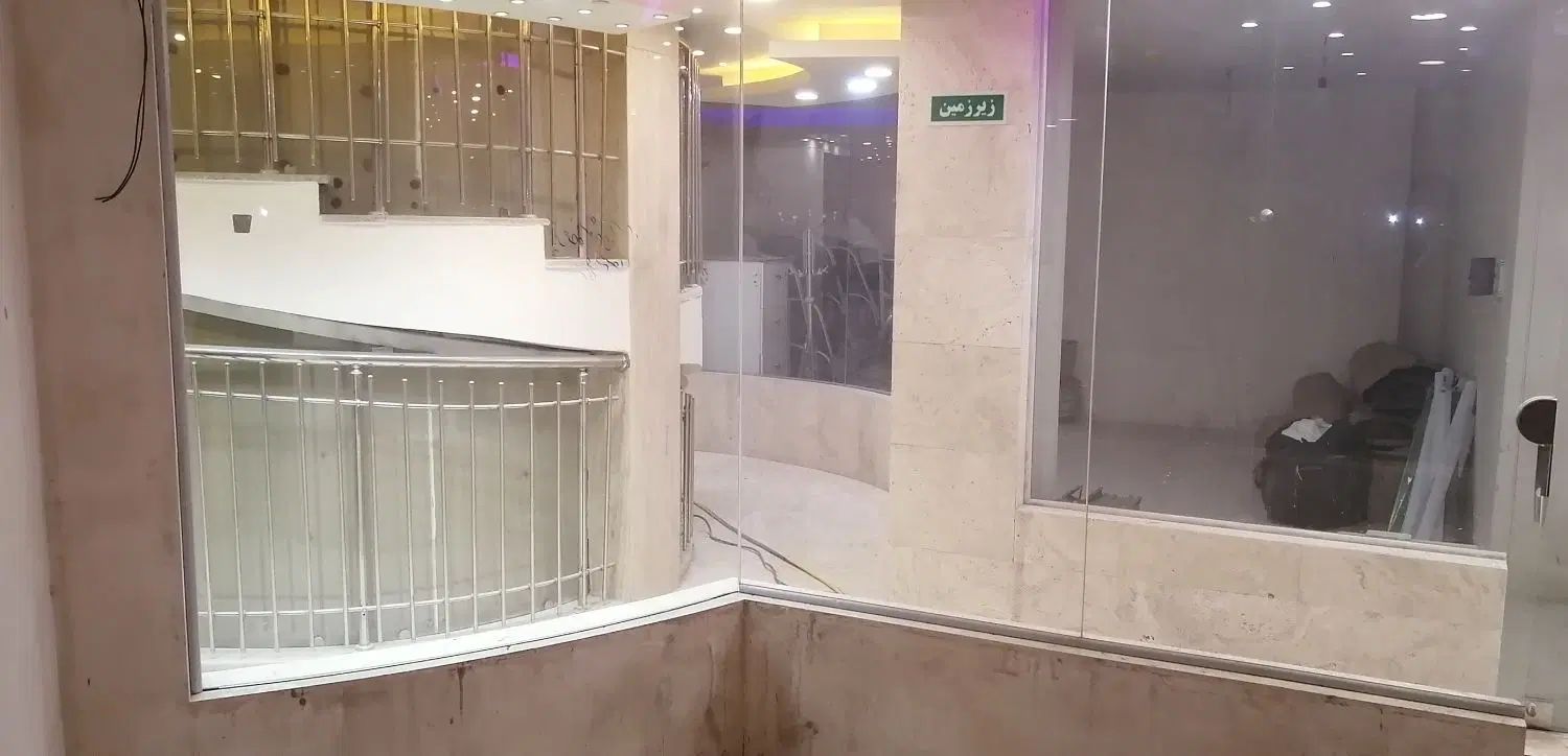 مغازه خوش قیمت داخل پاساژ ۱۵ متر نبش نشاط و فرشادی|اجارهٔ مغازه و غرفه|اصفهان, نقش جهان|دیوار
