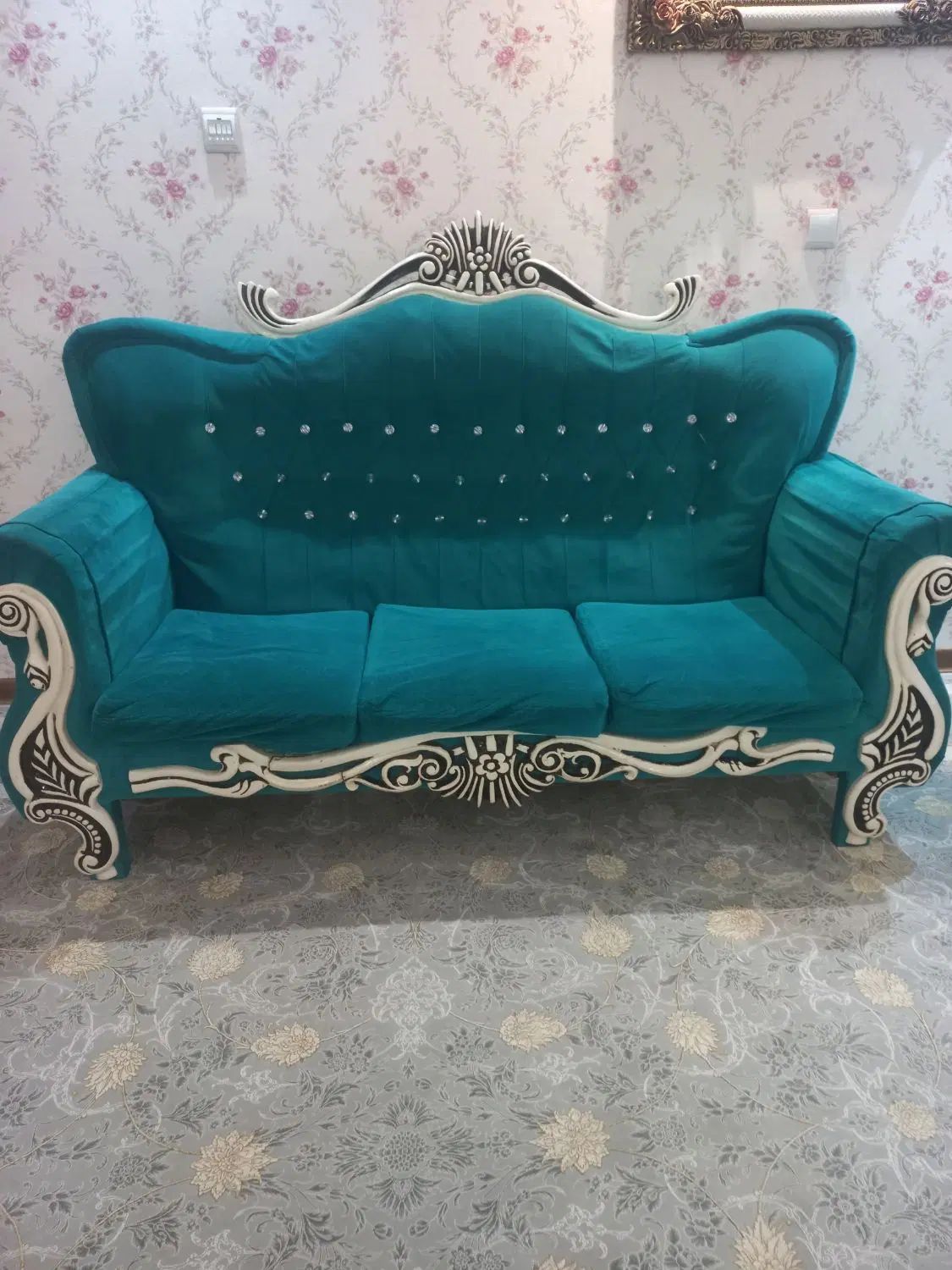 مبل هفت نفره سالم وتمیز همراه میزعسلی وکاورمبل|مبلمان خانگی و میز عسلی|اصفهان, شمس آباد|دیوار