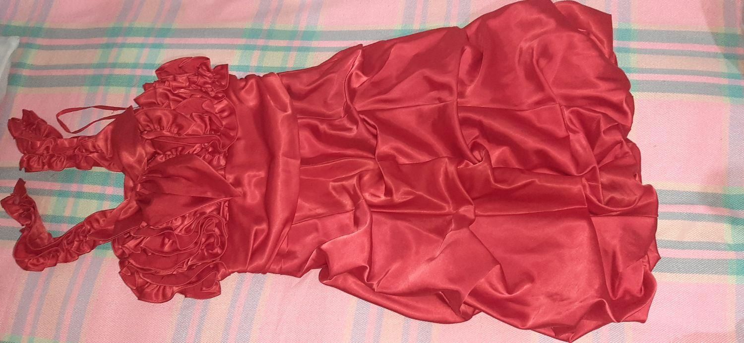 تعدادی لباس شیک|لباس|فسا, |دیوار