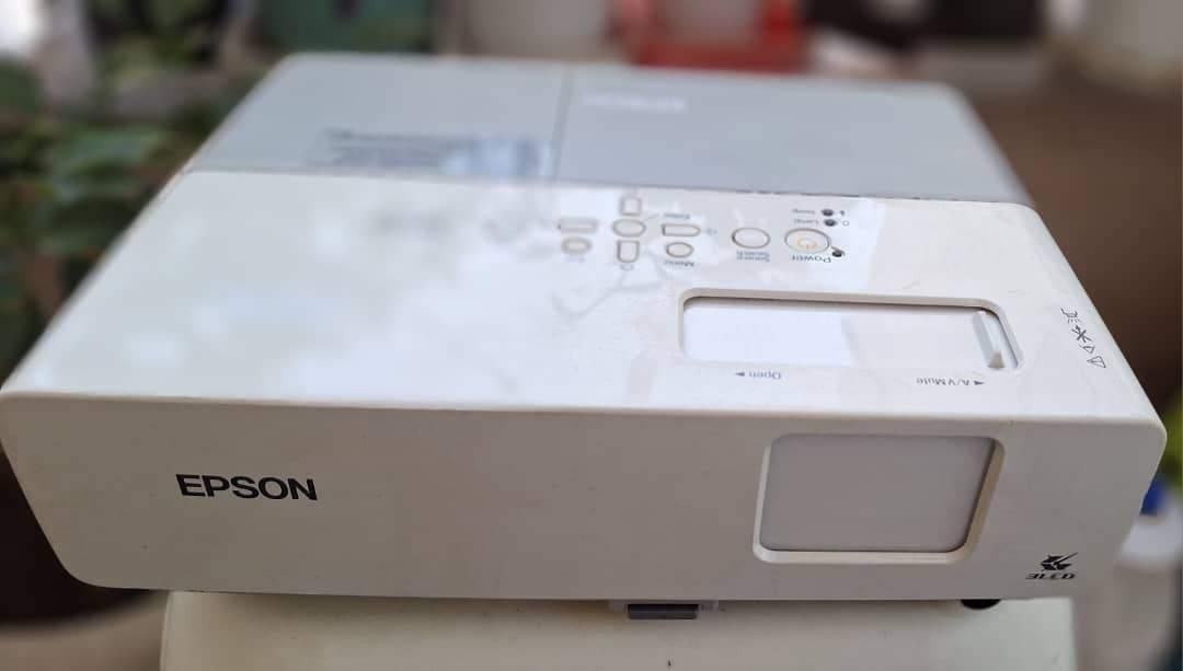 ویدئو پروژکتور اپسون مدل VgA832 LA|تلویزیون و پروژکتور|تهران, شهران شمالی|دیوار