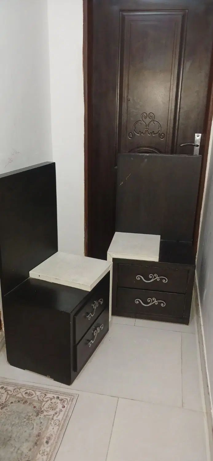 دو عدد پاتختی چوب وچرم|تخت و سرویس خواب|رشت, شهریاران|دیوار