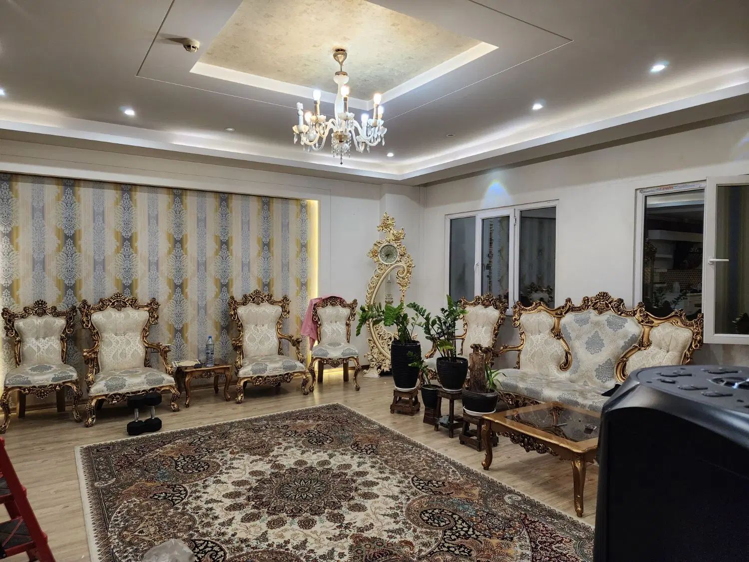 سرویس چوب سلطنتی کامل|مبلمان خانگی و میز عسلی|مشهد, کوشش|دیوار