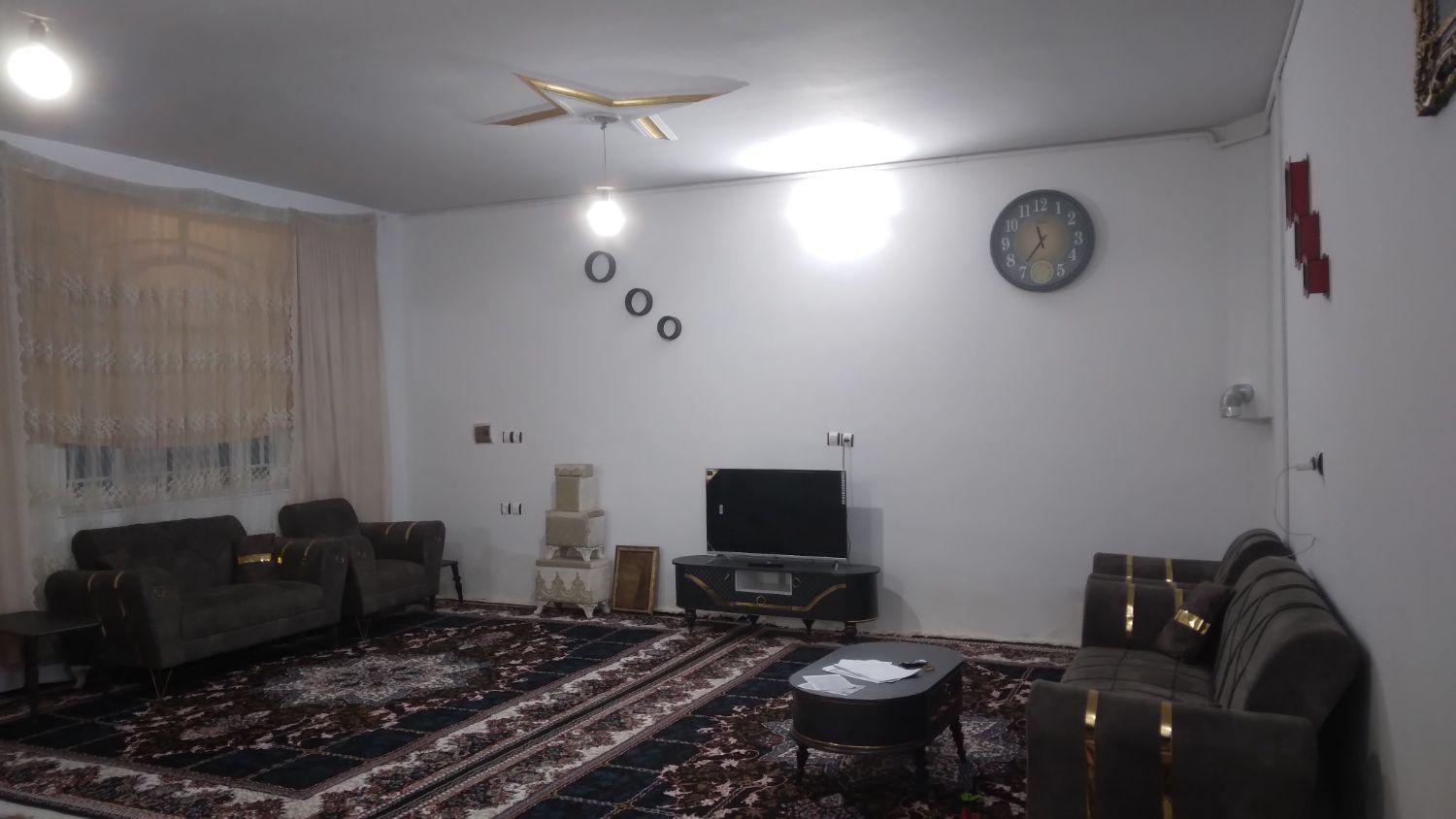 اجاره خانه ویلایی۲۰۰متری|اجارهٔ خانه و ویلا|مشهد, درابد امام|دیوار