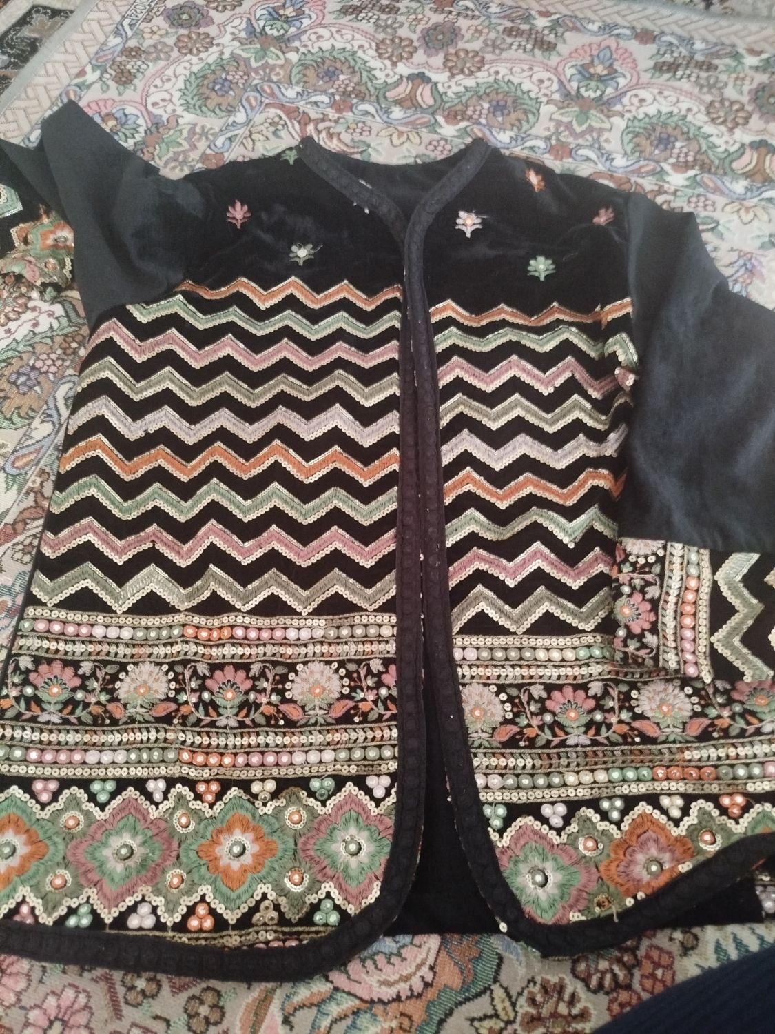 مانتو کتی|لباس|زابل, |دیوار