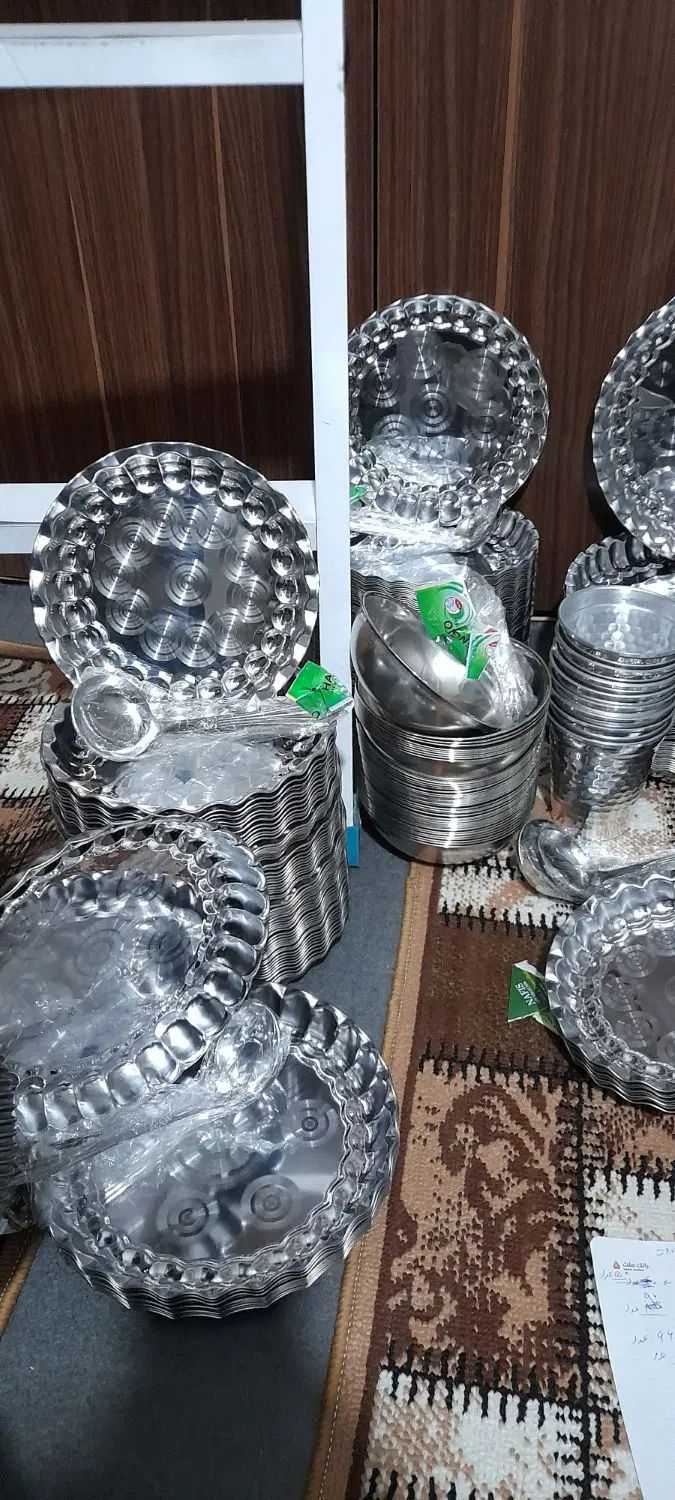 تمام ظرفای توآگهی نووآکبندهستش.|ظروف سرو و پذیرایی|مشهد, مصلی (کارمندان اول)|دیوار
