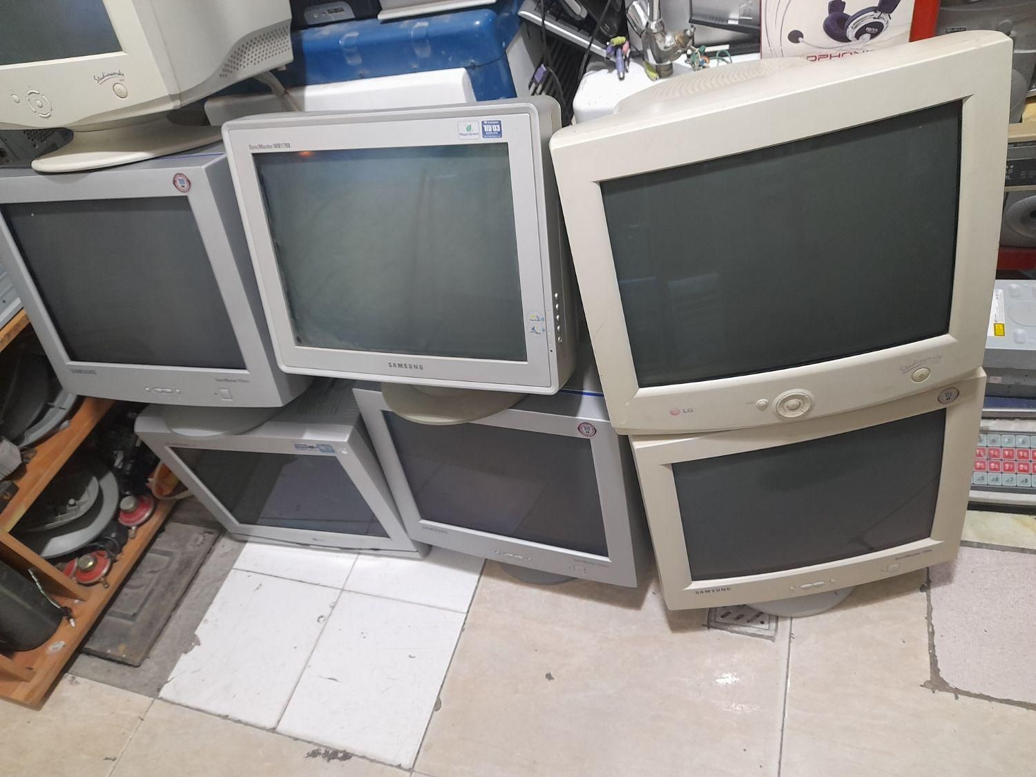 مانیتور 17 اینچ الجی تخت crtمناسب دوربین|قطعات و لوازم جانبی رایانه|ارومیه, |دیوار