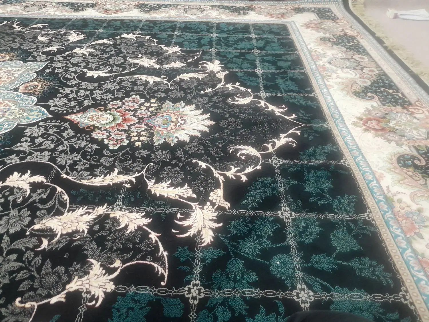 فرش طرح هیوا یکساله کارکردن بدلیل نبودجامیفرشم|فرش|دورود, |دیوار