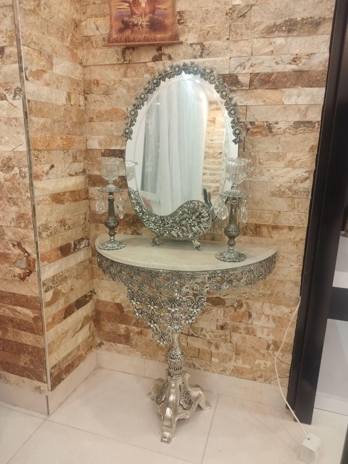 اینه و شمعدان تروتمیز و سالم سایز متوسط آینه|آینه|رشت, کوی حسینی|دیوار