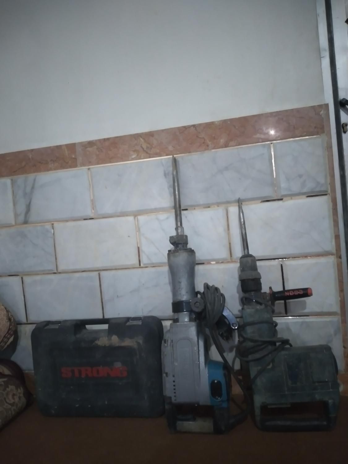 تخریب کاری کندن سبتینگ کشیدن مصالح ساختمانی کنترات|خدمات پیشه و مهارت|گنبد کاووس, |دیوار