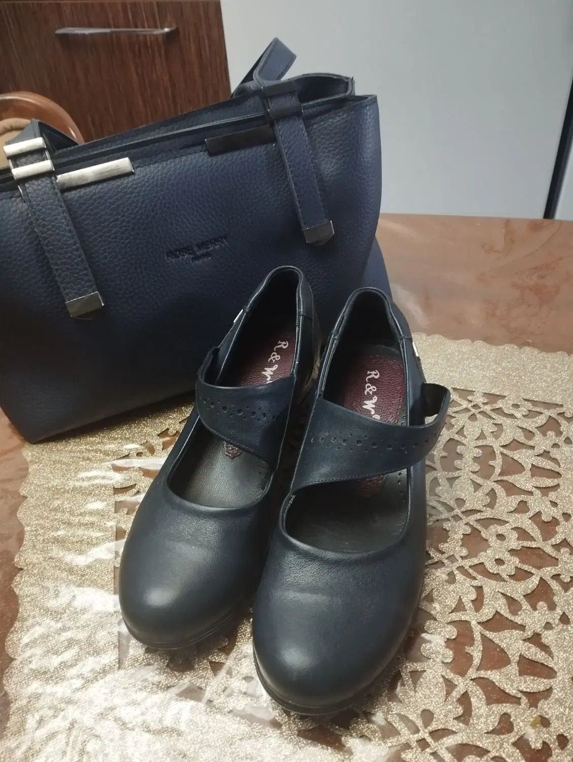 کیف و کفش مارک پاپیون سرمه‌ای در حد نو سایز ۳۸|کیف، کفش، کمربند|رشت, دیلمان|دیوار