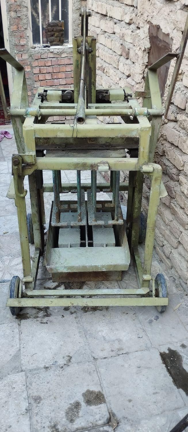 دستگاه بلوک زنی دستی|ماشین‌آلات صنعتی|کرمان, |دیوار