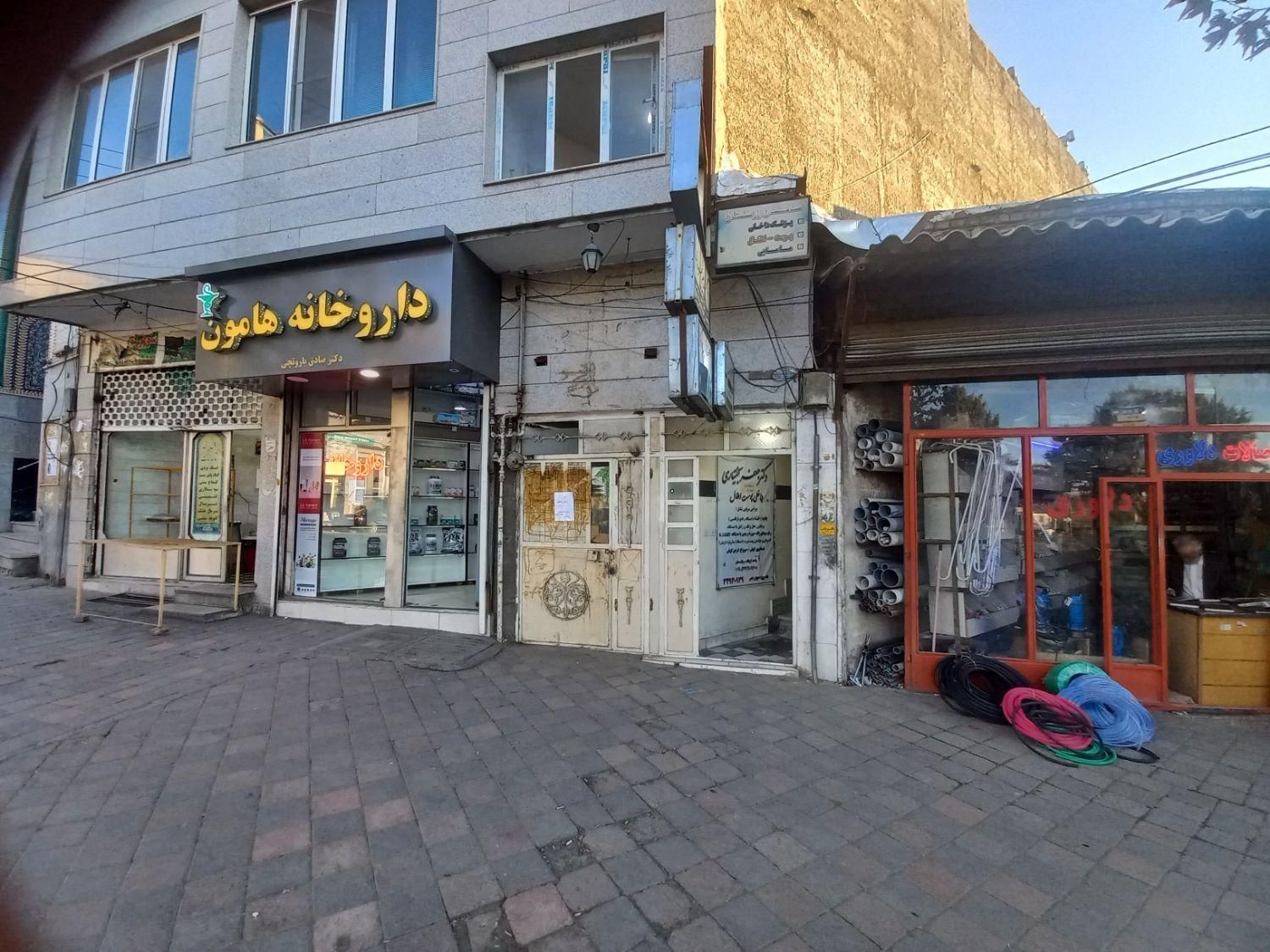 اجاره  اتاق  همراه سالن انتظار اول  خیابان باهنر|اجارهٔ دفتر کار، اتاق اداری، مطب|تویسرکان, |دیوار