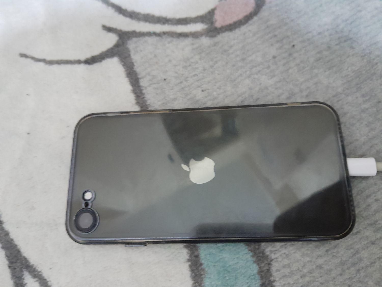 اپل iPhone SE (2020) با حافظهٔ ۱۲۸ گیگابایت|موبایل|تهران, شهرک محلاتی|دیوار